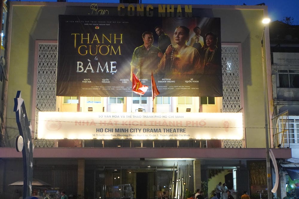 Rạp Công Nhân — 30 Trần Hưng Đạo, Bến Thành, TP.HCM